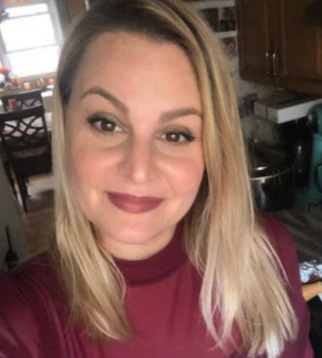 Anna, 38