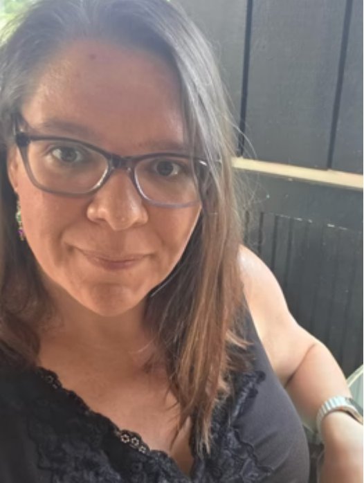 Sabine, 45